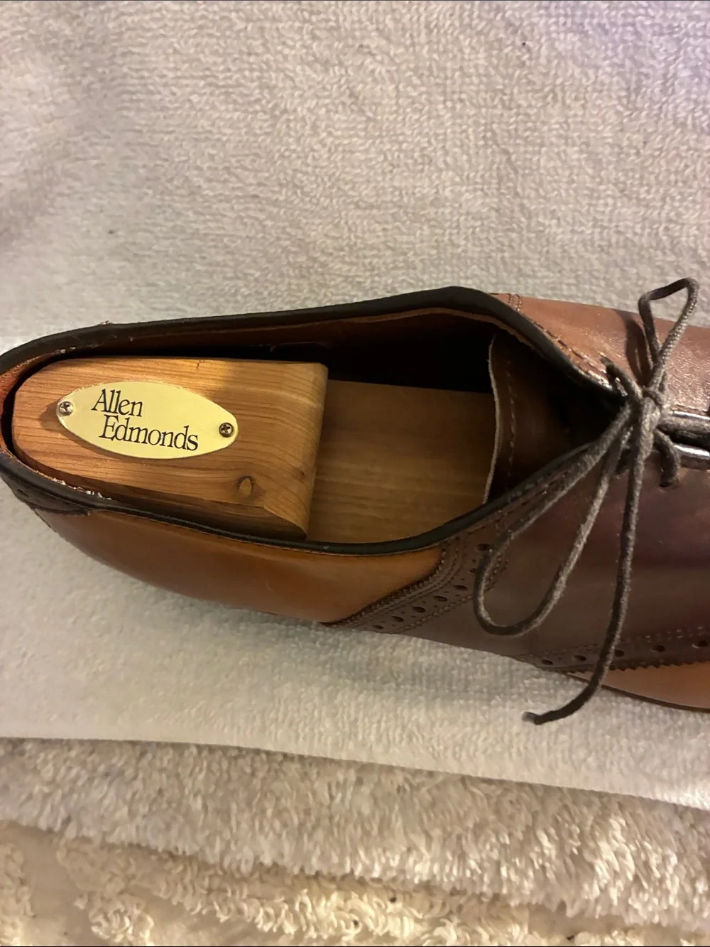 Allen Edmonds Shelton 2.0 2-Tone Tan & Dark Brown Leather Derby Shoes